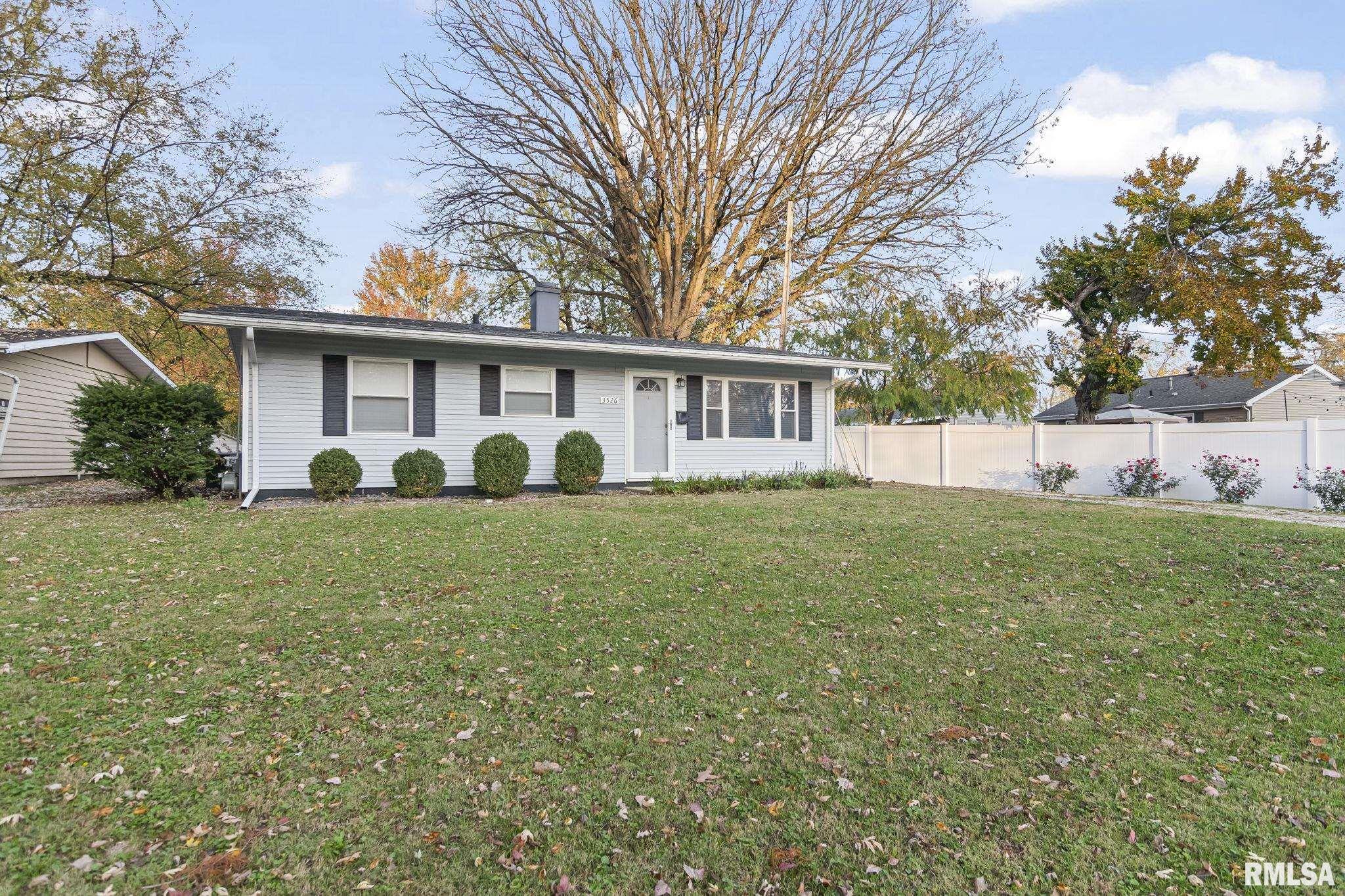 3526 Ivanhoe Drive Springfield, IL 62703 - Photo 3 of 30