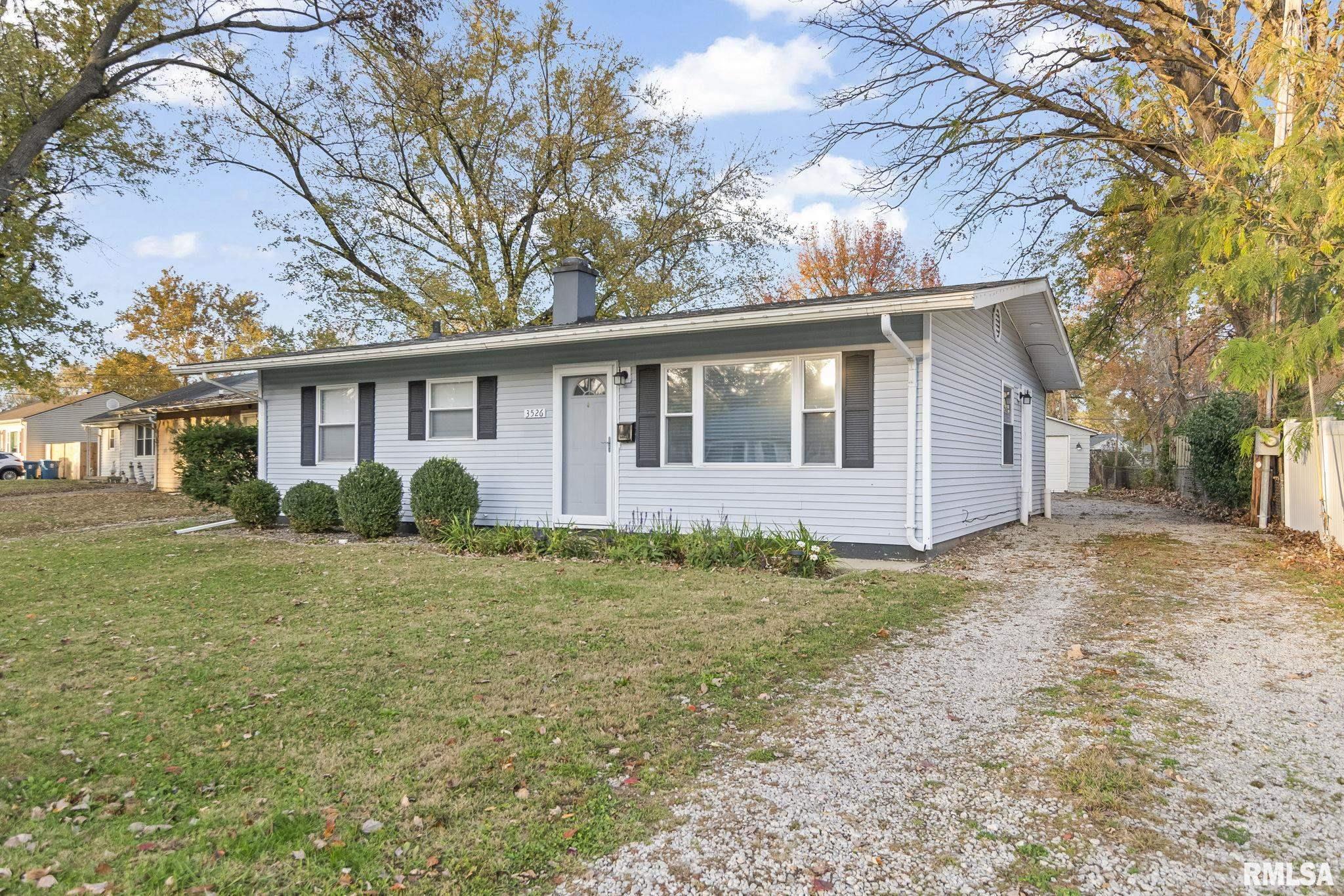 3526 Ivanhoe Drive Springfield, IL 62703 - Photo 4 of 30