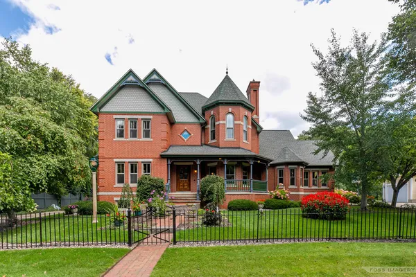 $1,400,000 | 6 Pebble Beach Circle, Madison, WI 53717