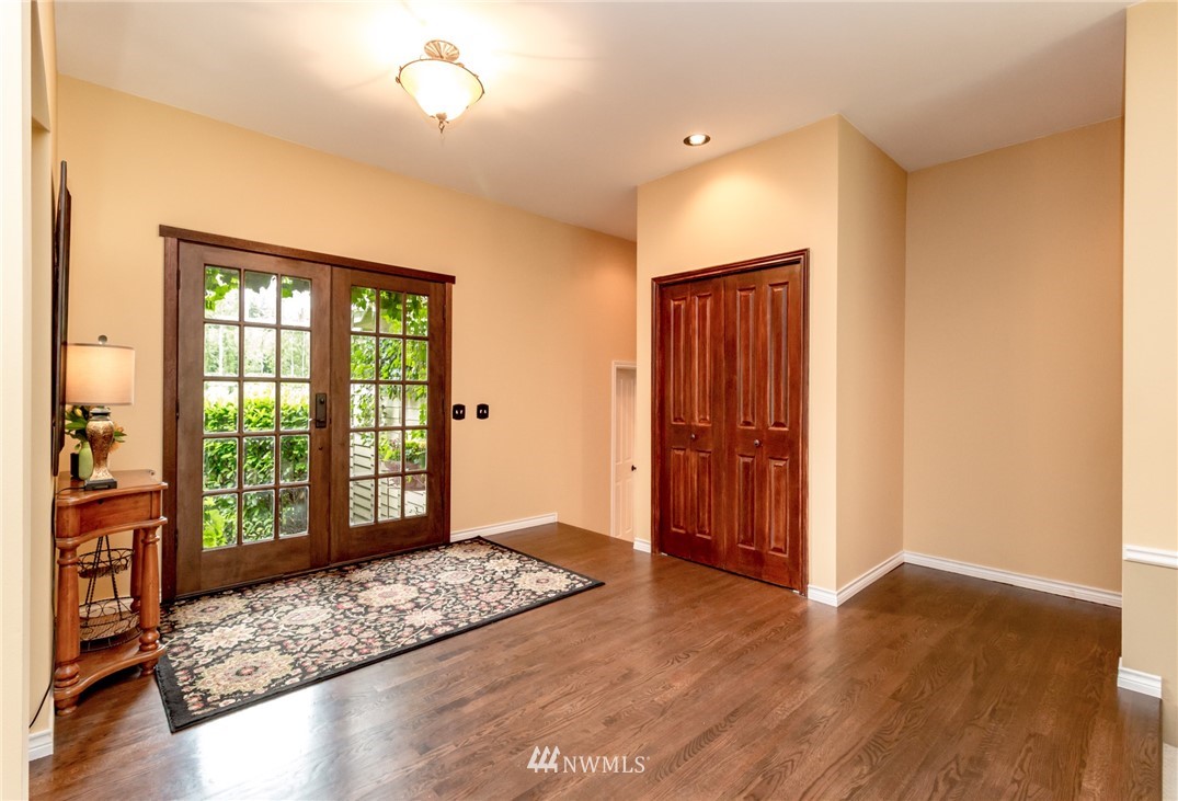 19219 51st Avenue Southeast Bothell, WA 98012 - Photo 4 of 21 Gallery Image 4