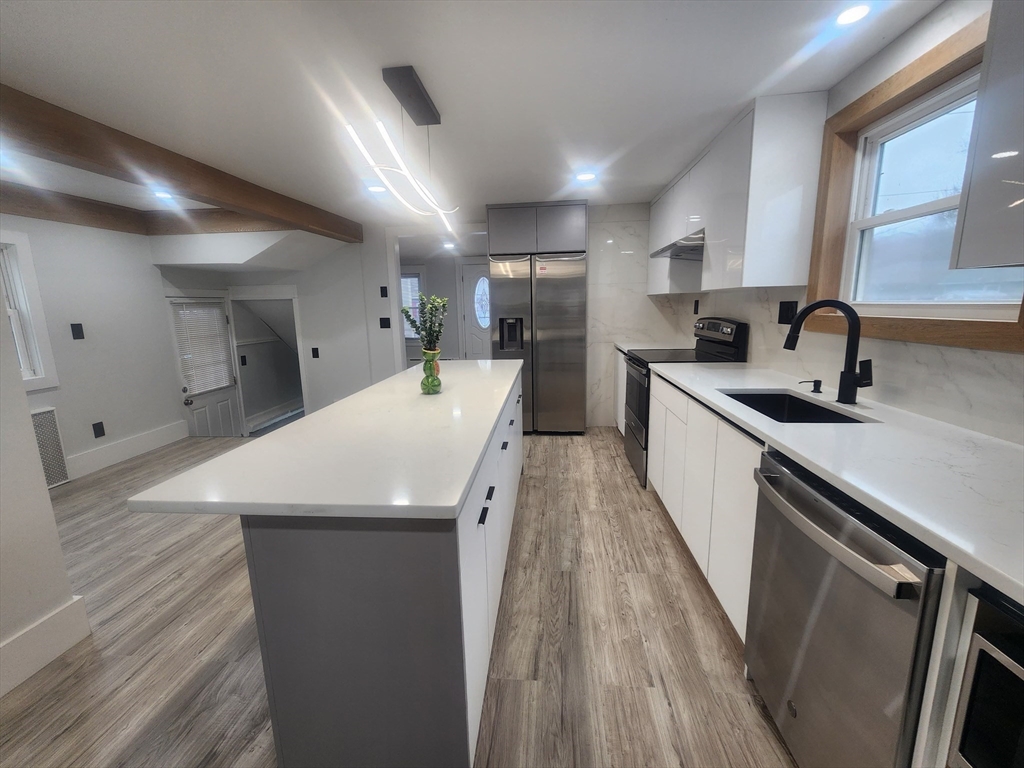 52 Glenwood Road Lynn, MA 01904 - Photo 12 of 42