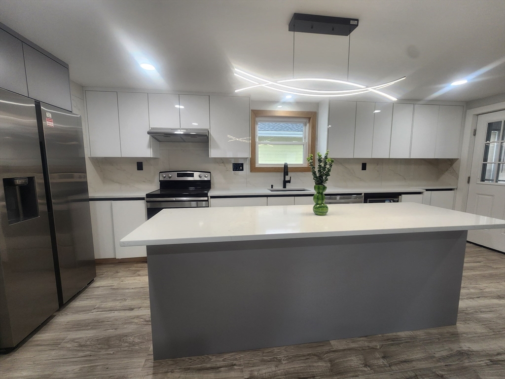 52 Glenwood Road Lynn, MA 01904 - Photo 14 of 42