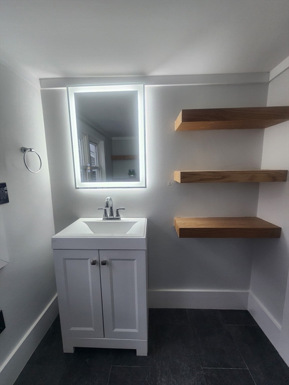 52 Glenwood Road Lynn, MA 01904 - Photo 17 of 42