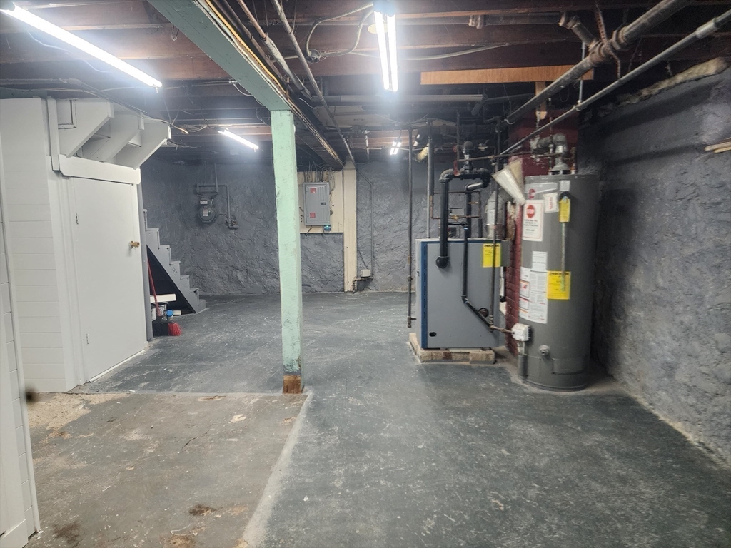 52 Glenwood Road Lynn, MA 01904 - Photo 31 of 42