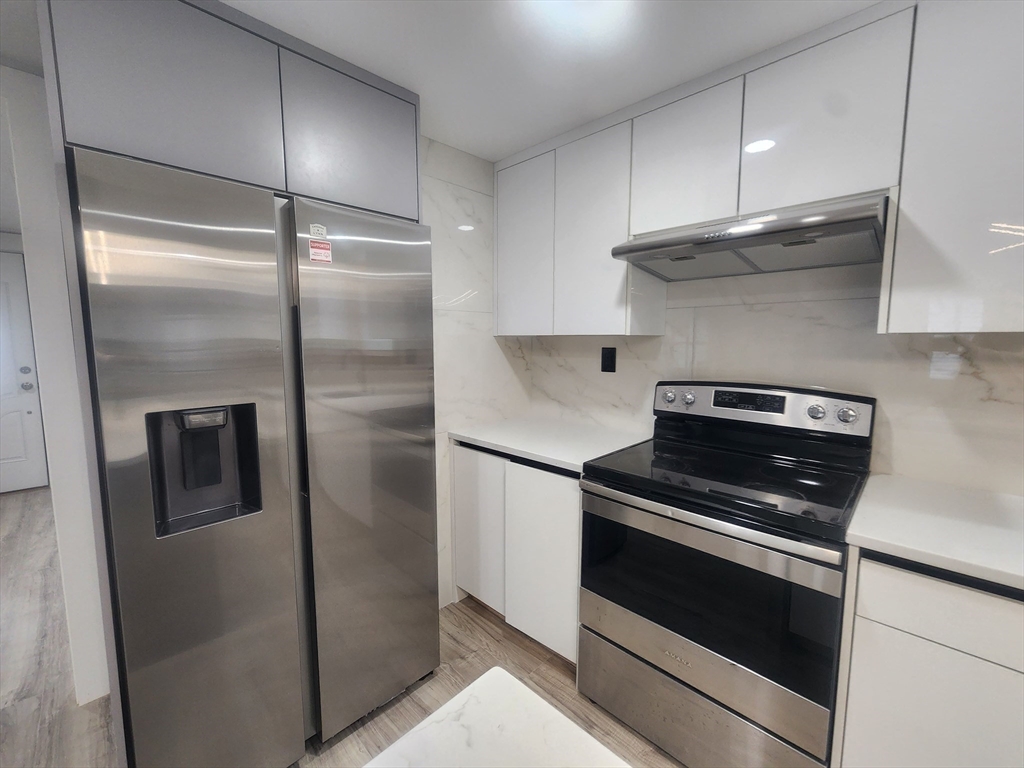 52 Glenwood Road Lynn, MA 01904 - Photo 10 of 42