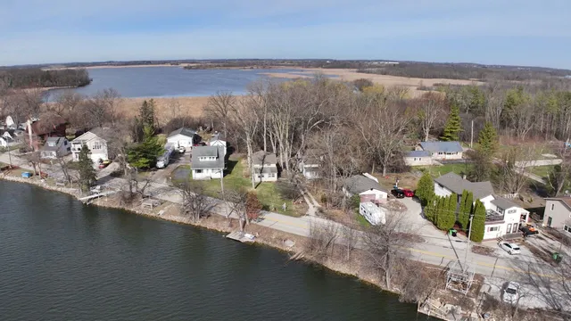 $995,000 | 7110 North Tichigan Road, Waterford, WI 53185