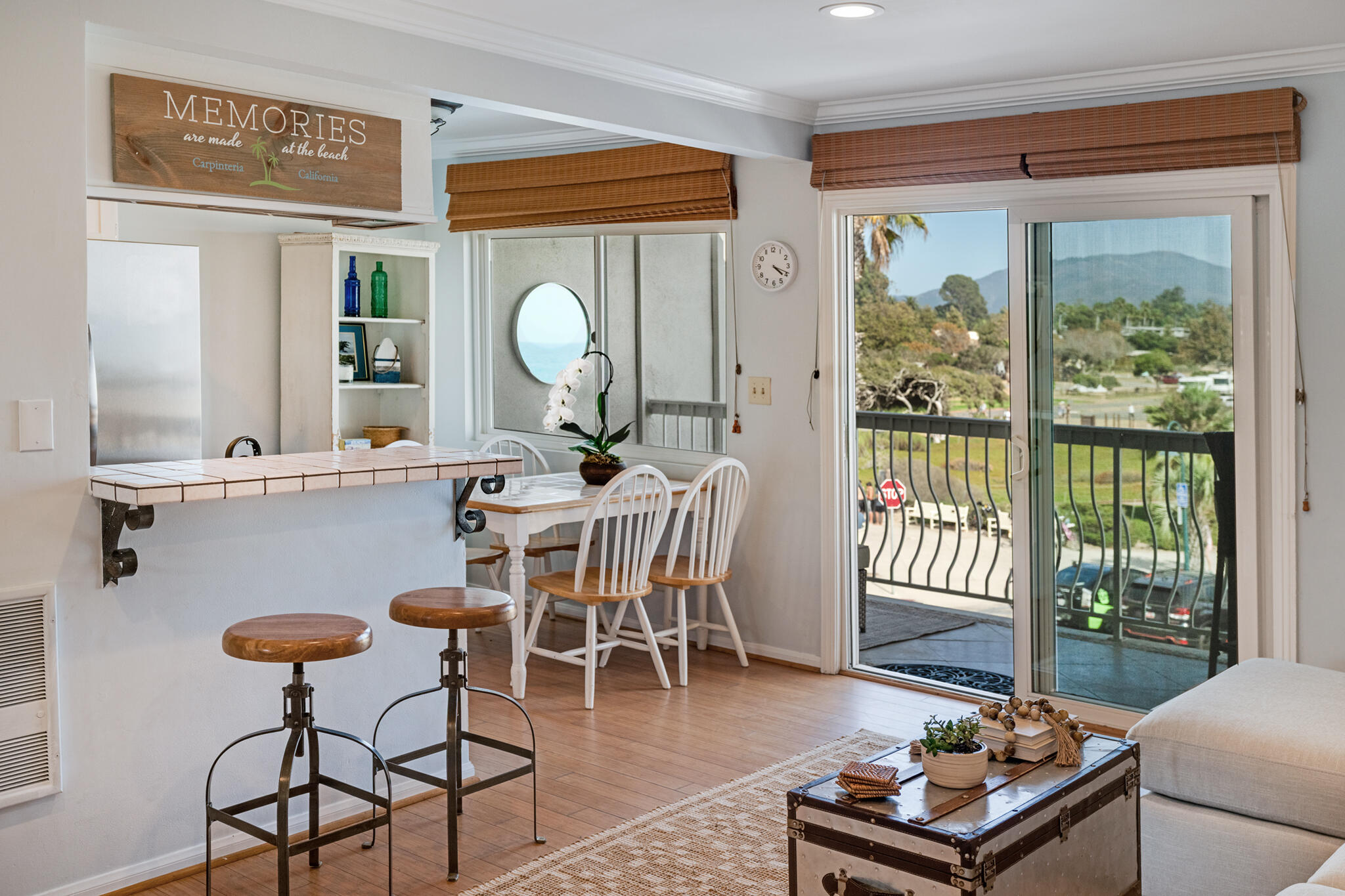 4975 Sandyland Road, Unit 302 Carpinteria, CA 93013 - Photo 4 of 19 Dining room