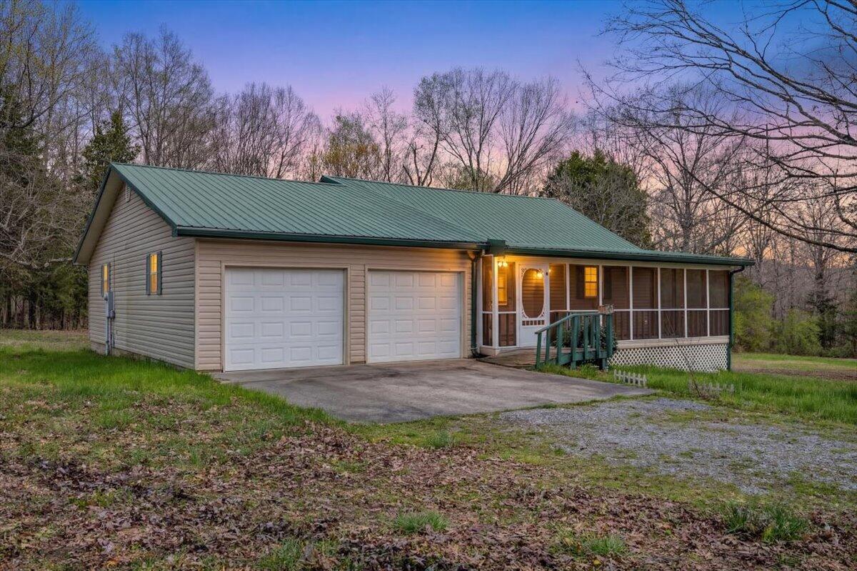 251 Carter Lane Decatur, TN 37322 - Photo 3 of 36 01-251 Carter Ln Twilight -1