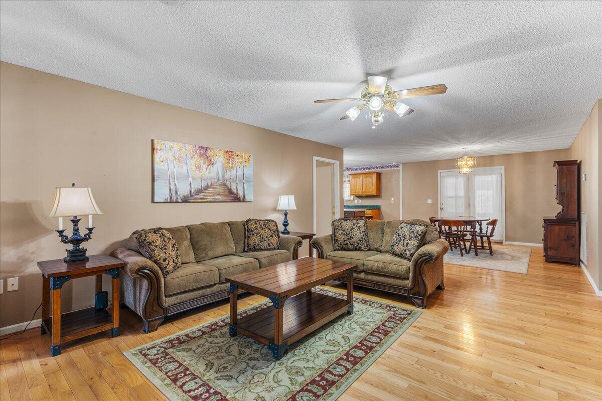 251 Carter Lane Decatur, TN 37322 - Photo 7 of 36 07-251 Carter Ln-18