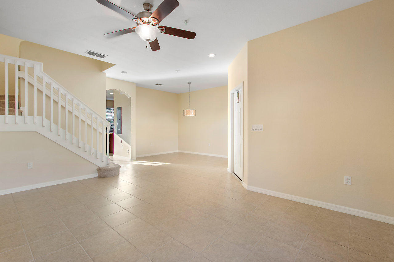 2851 Prospect Road, Unit 1311 Fort Lauderdale, FL 33309 - Photo 3 of 26 Living