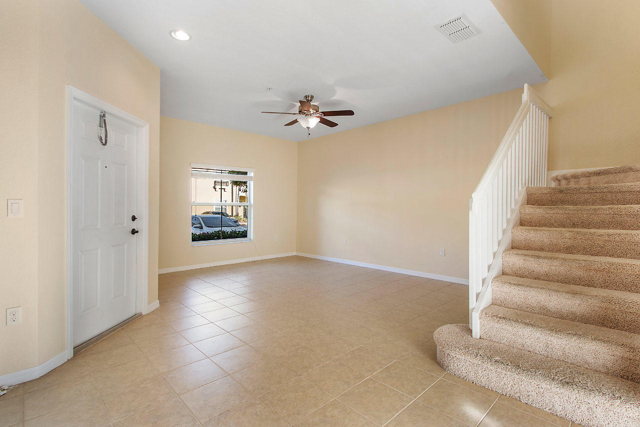 2851 Prospect Road, Unit 1311 Fort Lauderdale, FL 33309 - Photo 4 of 26 Dining