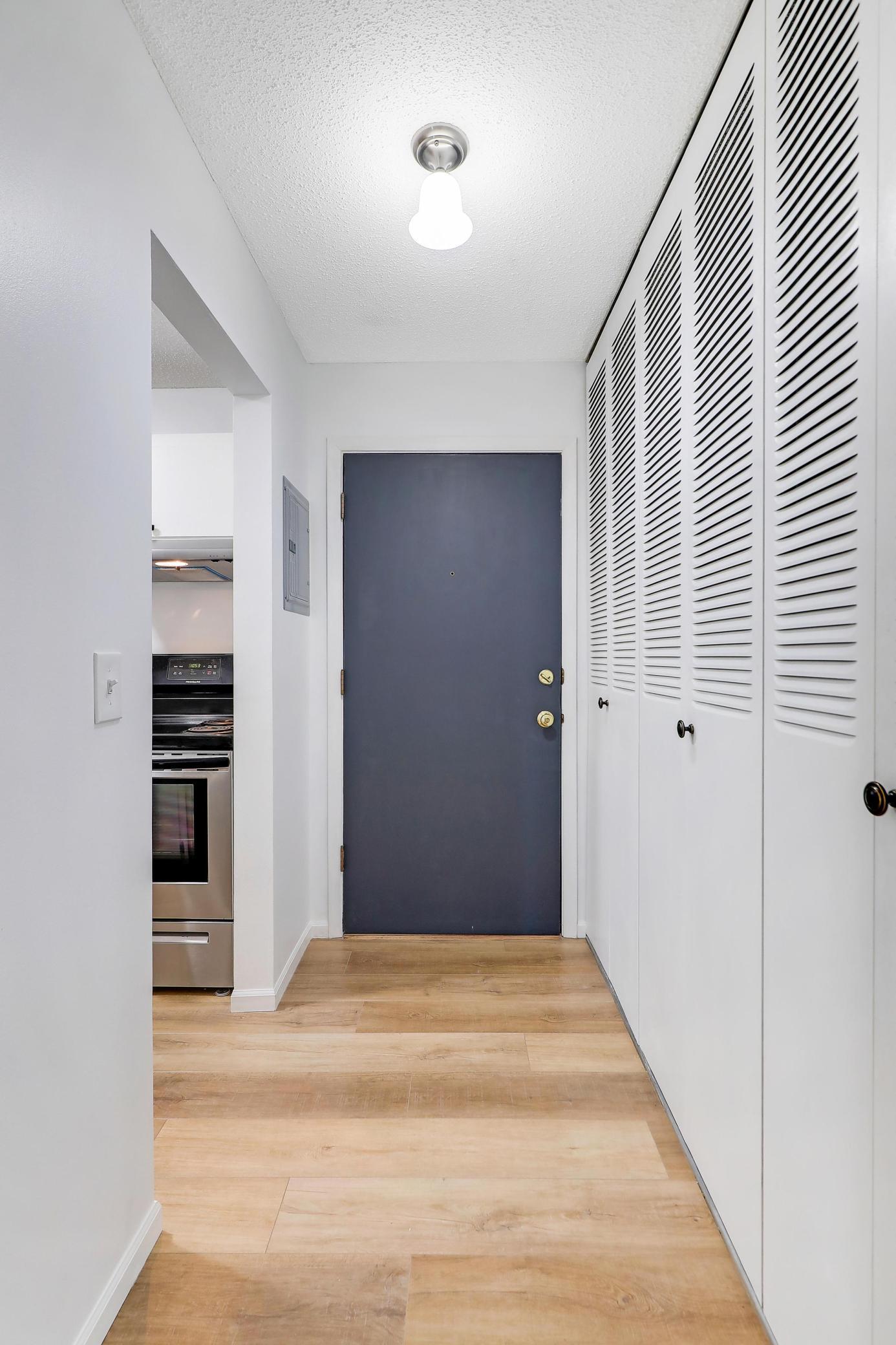 2800 Hillsboro Avenue North, Unit 220 New Hope, MN 55427 - Photo 11 of 18