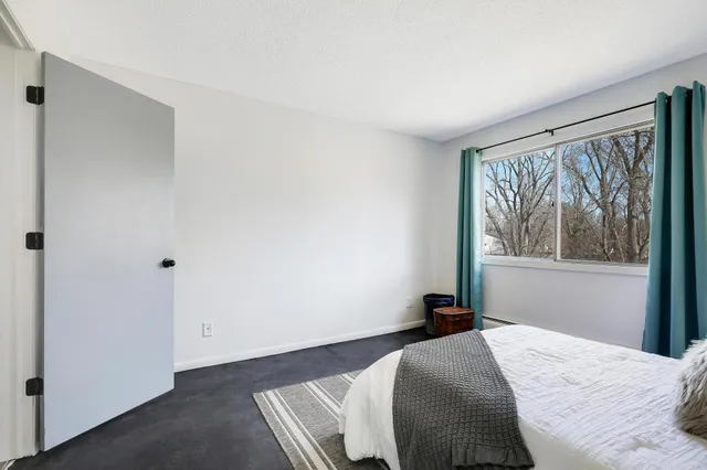 $127,000 | 2800 Hillsboro Avenue North, Unit 220, New Hope, MN 55427