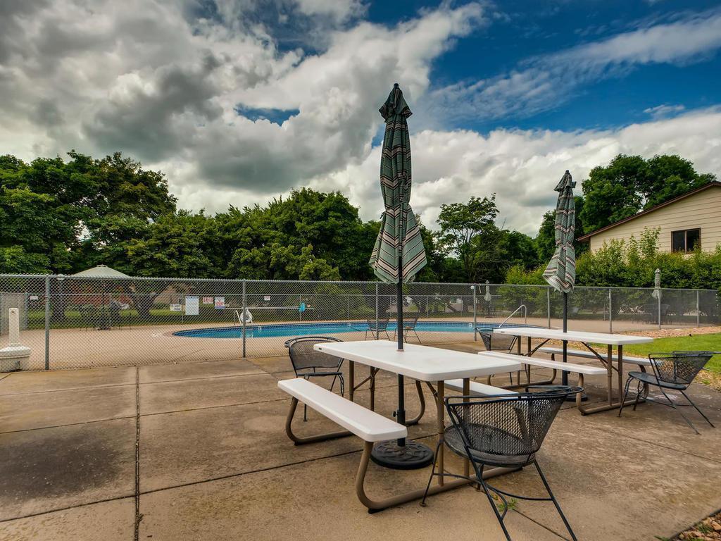 2800 Hillsboro Avenue North, Unit 220 New Hope, MN 55427 - Photo 15 of 18