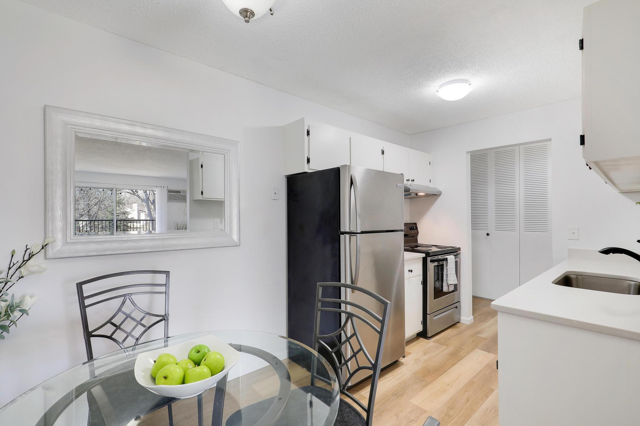 2800 Hillsboro Avenue North, Unit 220 New Hope, MN 55427 - Photo 8 of 18