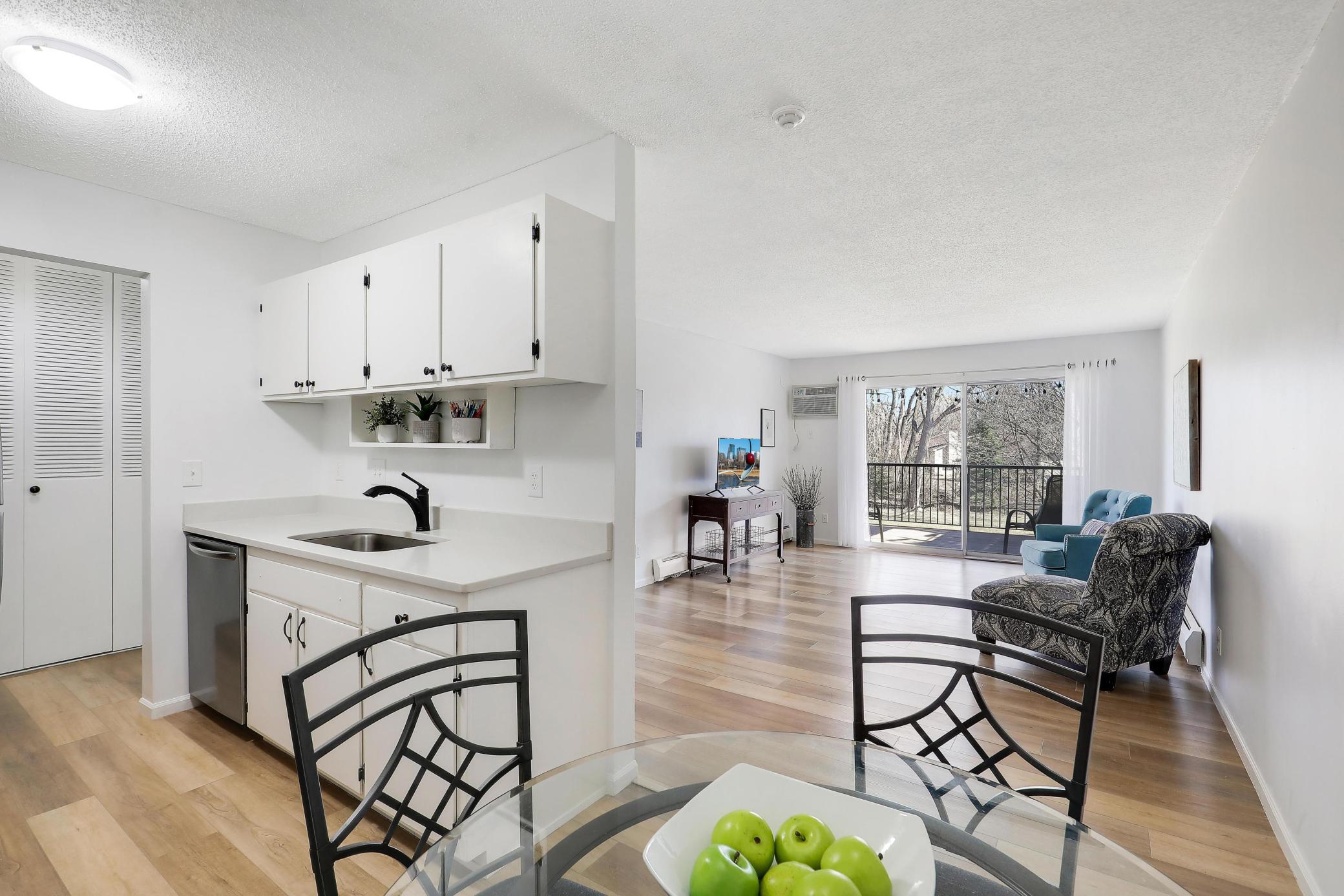 2800 Hillsboro Avenue North, Unit 220 New Hope, MN 55427 - Photo 9 of 18