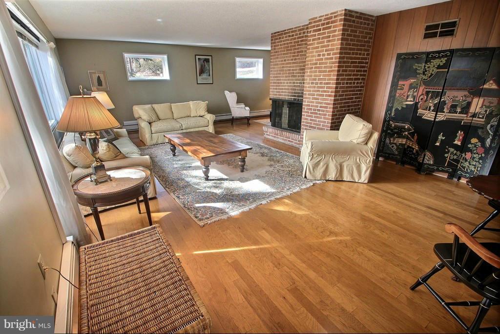 9119 Levelle Drive Chevy Chase, MD 20815 - Photo 27 of 30 a living room with furniture