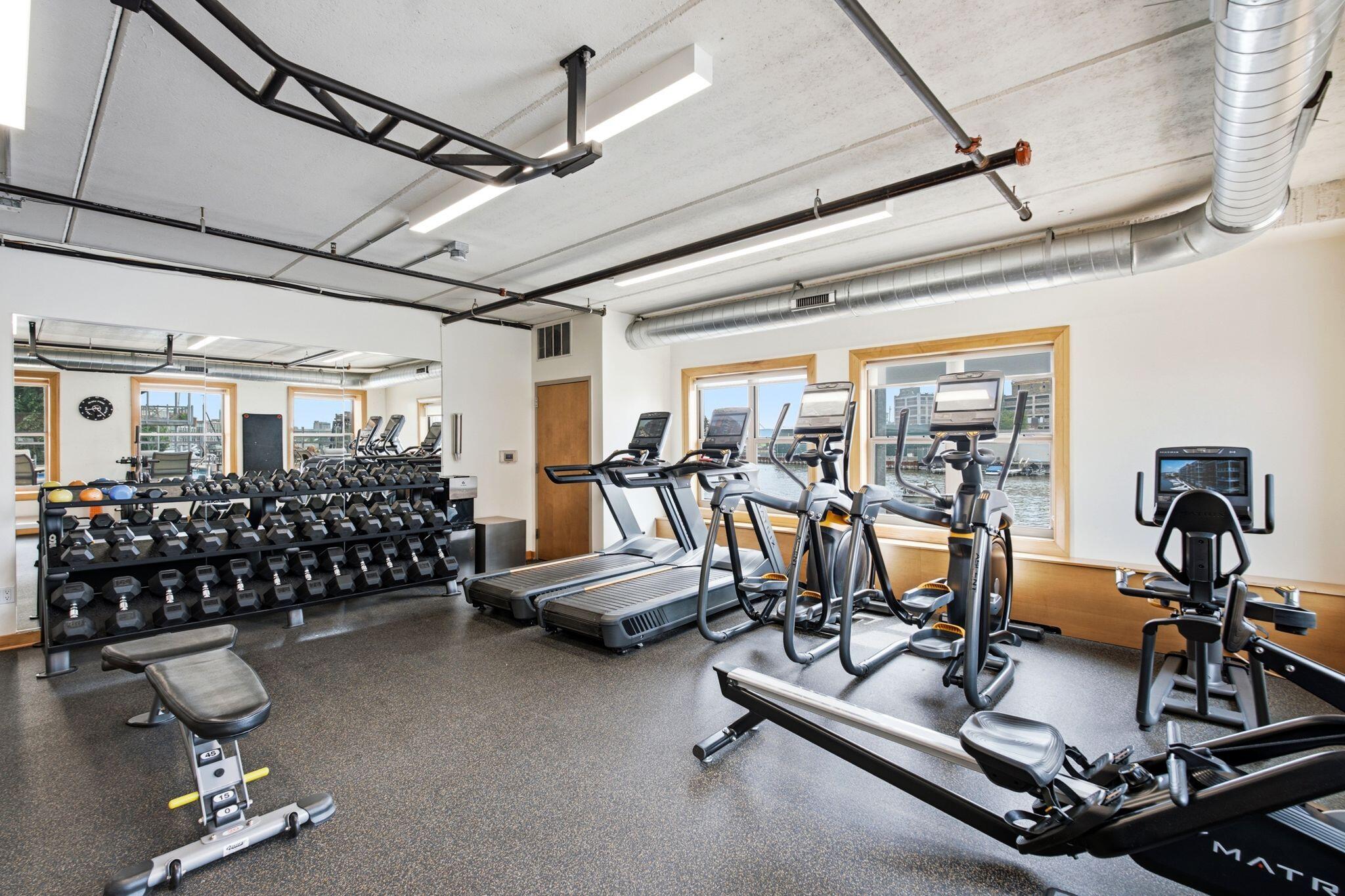 541 East Erie Street, Unit 311 Milwaukee, WI 53202 - Photo 41 of 45 Exercise room