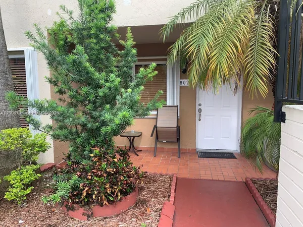 a view of outdoor space yard and porch