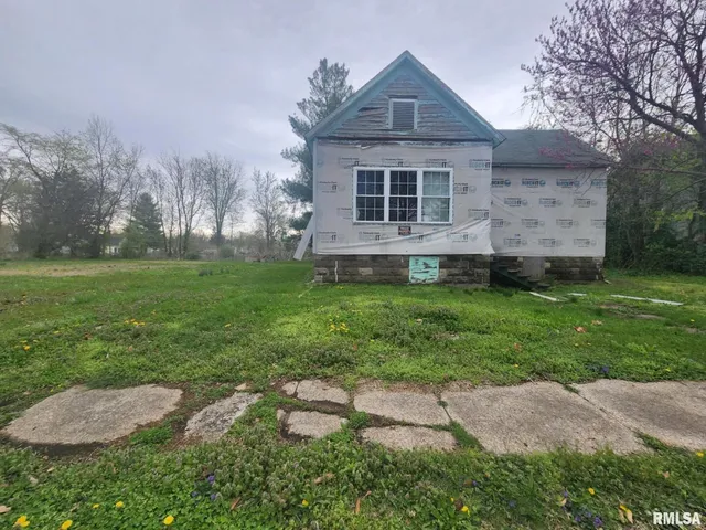 $40,000 | 218 Madison Street, Benton, IL 62812