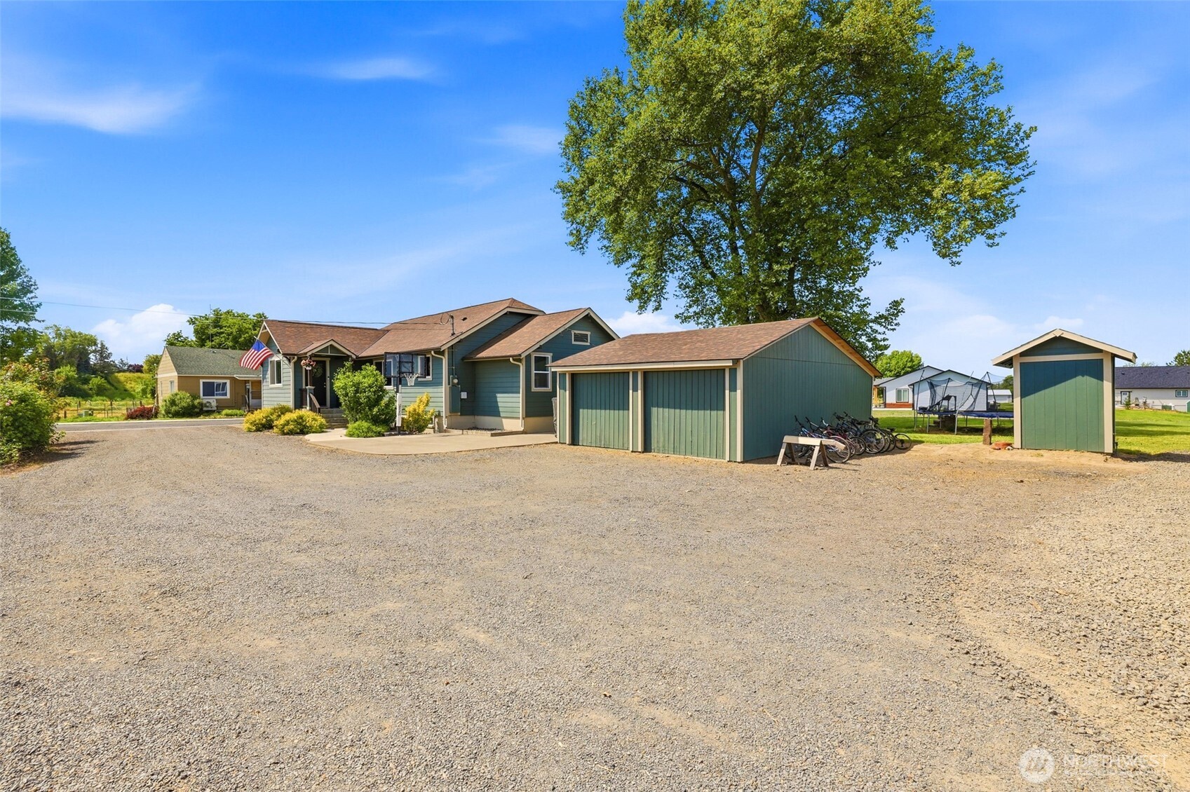 428 Southwest 12th Street College Place, WA 99324 - Photo 3 of 40