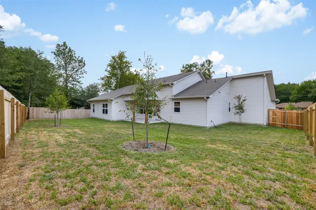 a front view of house with yard