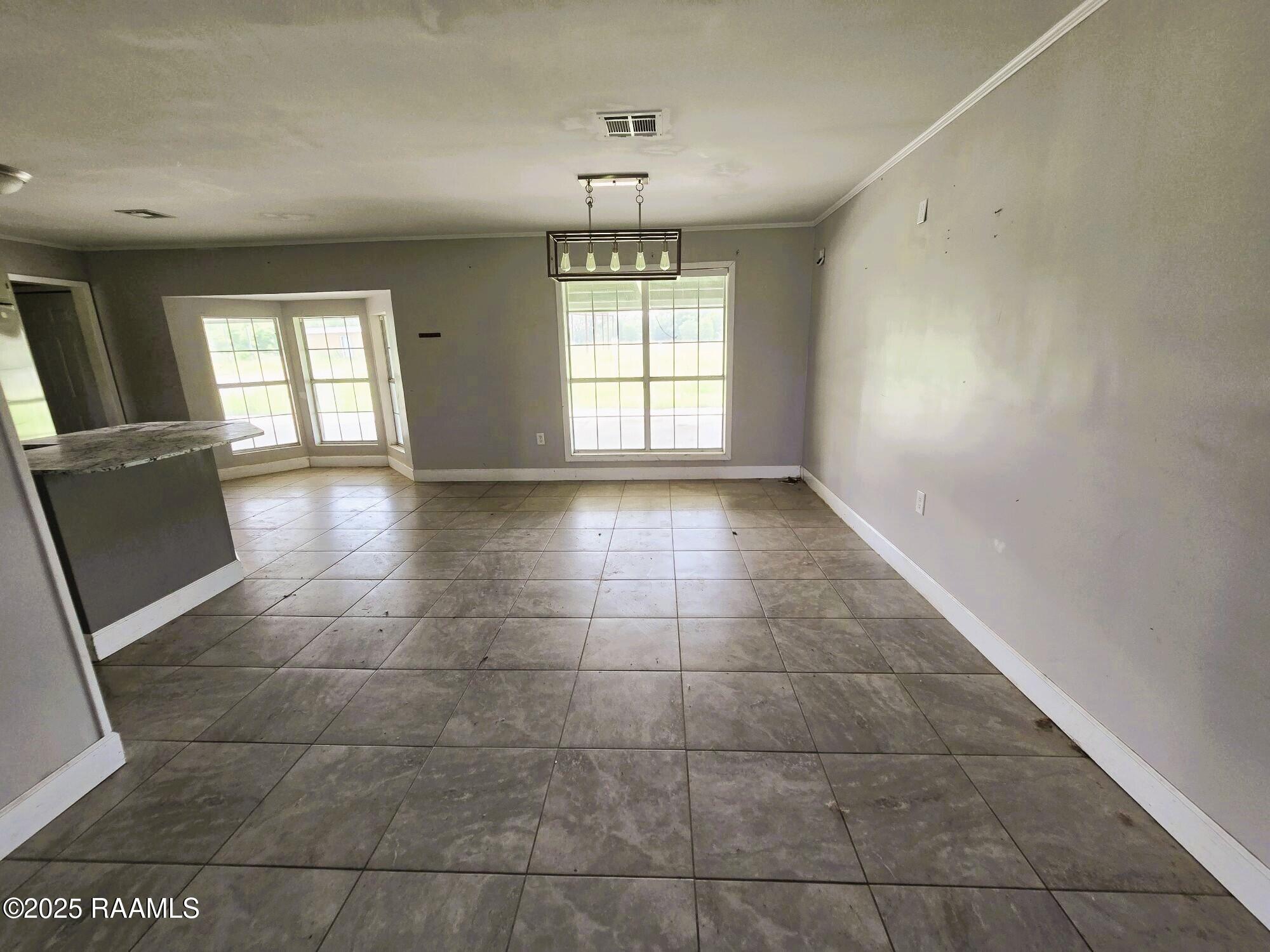 311 North Fieldspan Road Scott, LA 70583 - Photo 4 of 28 4 DINING ROOM