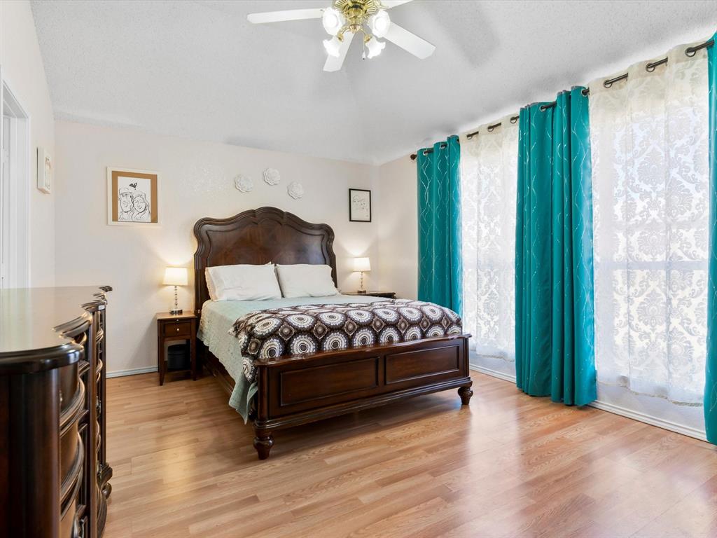 409 Huddleston Court Springtown, TX 76082 - Photo 14 of 30