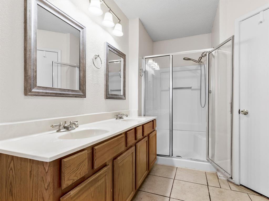 409 Huddleston Court Springtown, TX 76082 - Photo 16 of 30