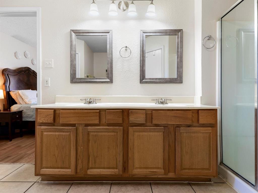 409 Huddleston Court Springtown, TX 76082 - Photo 17 of 30