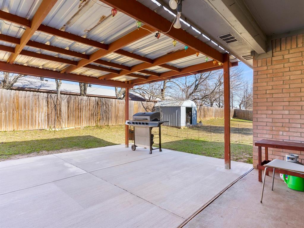 409 Huddleston Court Springtown, TX 76082 - Photo 26 of 30