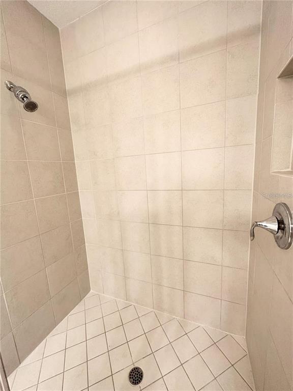 122 Zamora Place Oviedo, FL 32765 - Photo 14 of 23 a bathroom with a shower