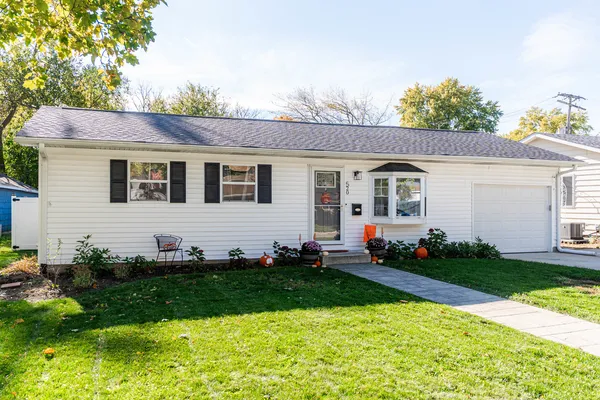 $290,000 | 520 Home Street, Sycamore, IL 60178