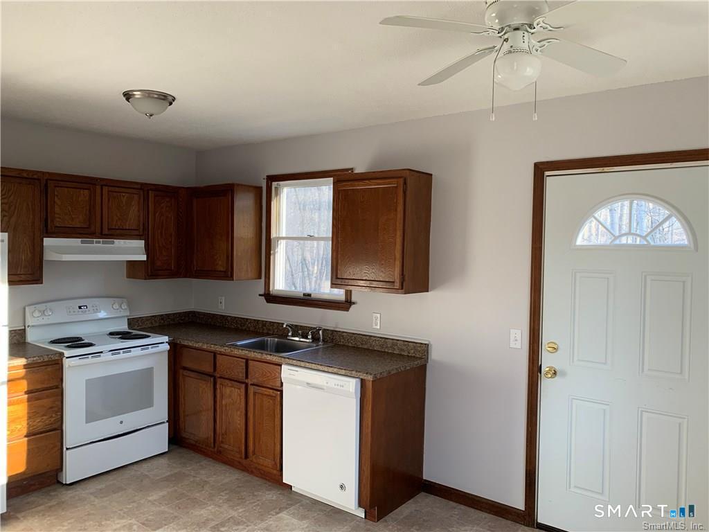 454 Cow Hill Road, Unit 2 Groton, CT 06355 - Photo 2 of 11