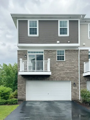 $450,000 | 4449 Monroe Court, Naperville, IL 60564