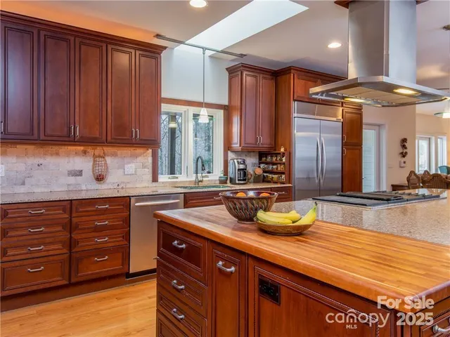 $1,065,000 | 1468 Mt Olivet Road, Zirconia, NC 28790