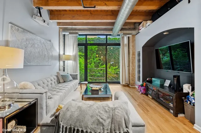 $489,900 | 520 West Huron Street, Unit 109, Chicago, IL 60654