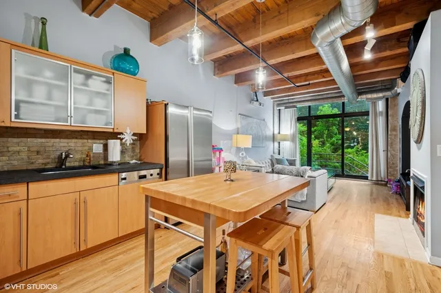 $489,900 | 520 West Huron Street, Unit 109, Chicago, IL 60654