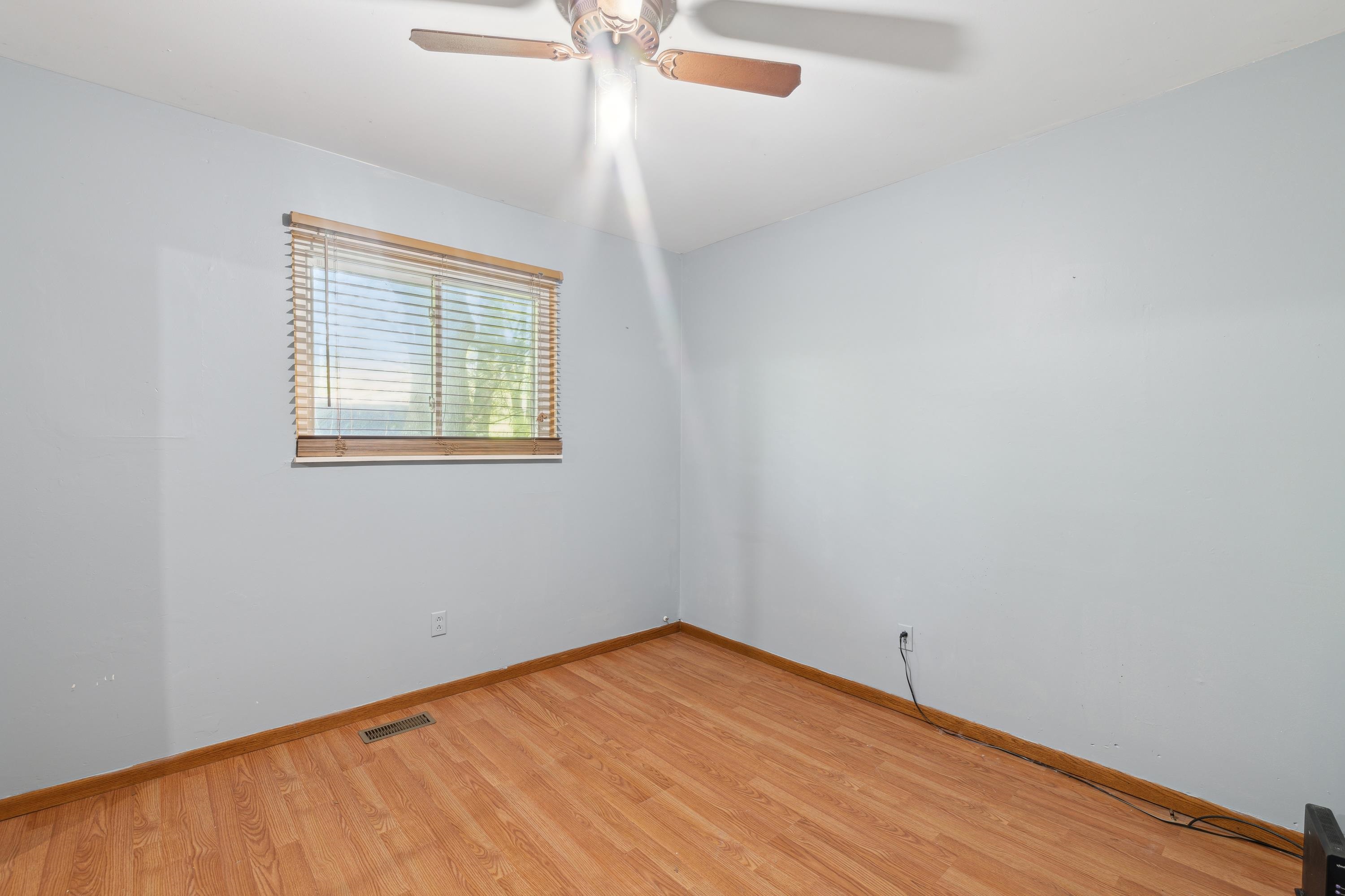 3278 Duffield Road Flushing, MI 48433 - Photo 9 of 34 50142024-65f85a14-0a18-45cb-9beb-6152fdae6f7d.JPG