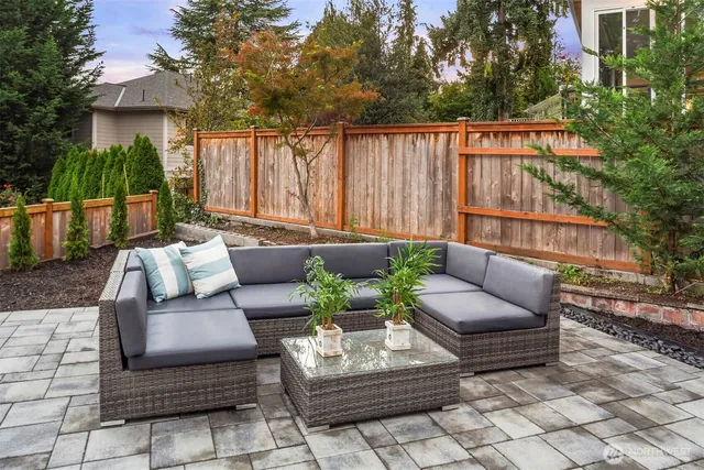 $2,050,000 | 10045 Northeast 15th Street, Bellevue, WA 98004