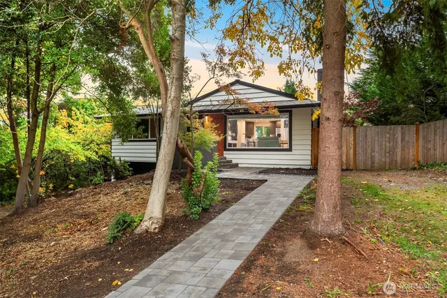 $2,050,000 | 10045 Northeast 15th Street, Bellevue, WA 98004