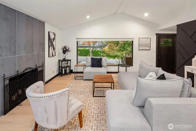 $2,050,000 | 10045 Northeast 15th Street, Bellevue, WA 98004