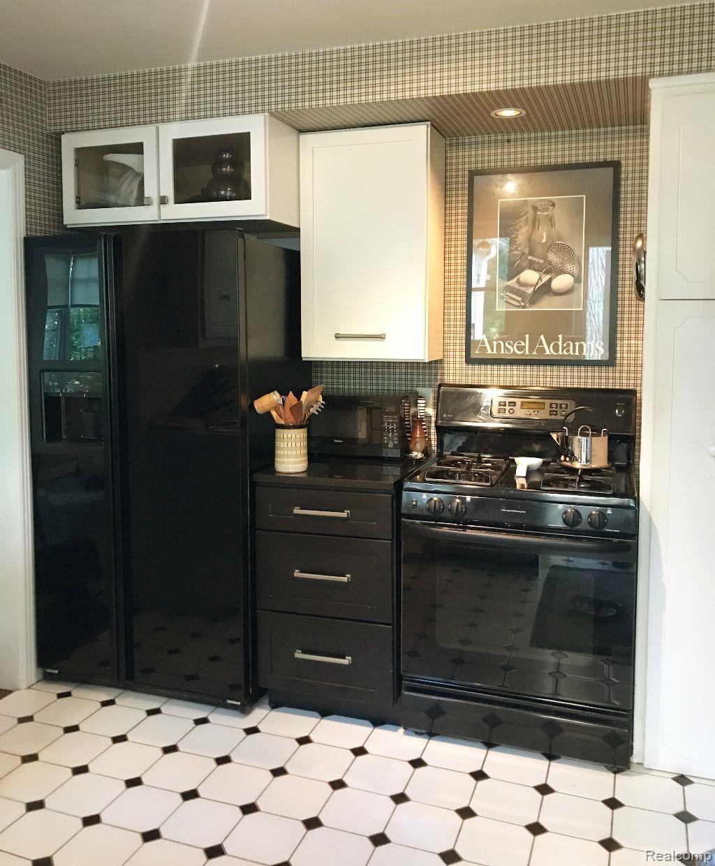 4116 Kenmore Road Berkley, MI 48072 - Photo 10 of 23 Kitchen.jpg