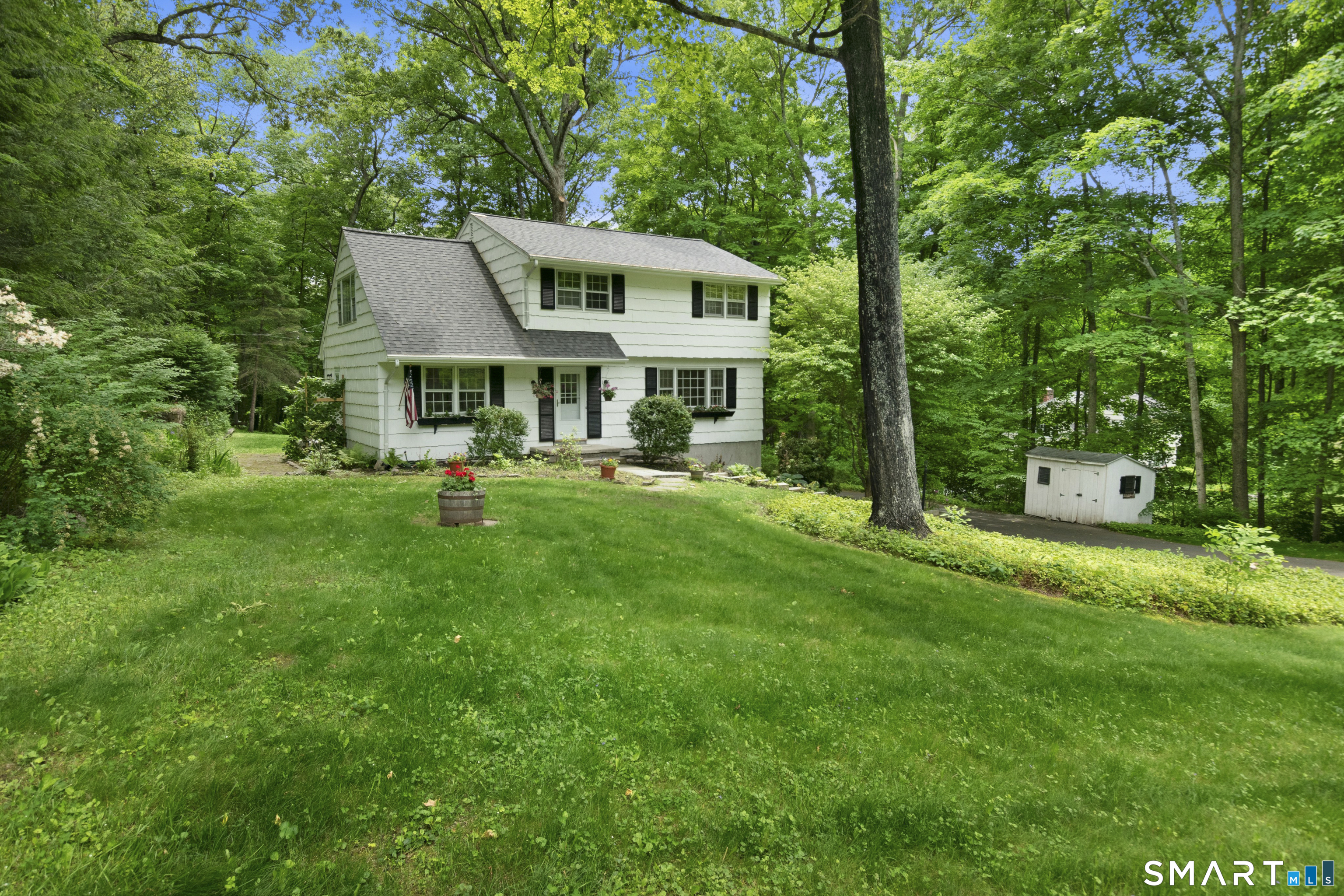 38 Longview Drive Ridgefield, CT 06877 - Photo 2 of 25