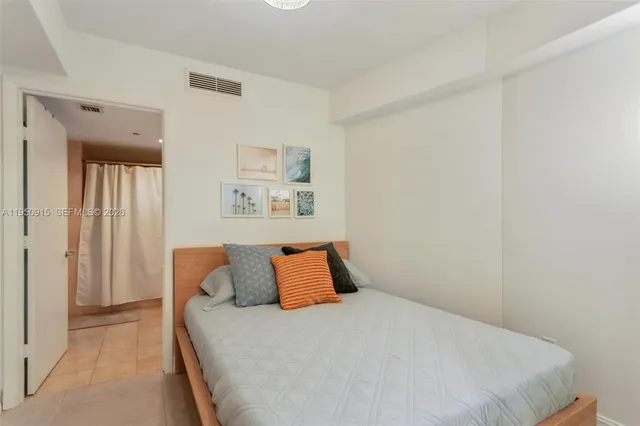 $3,950 | 1800 South Ocean Drive, Unit 809, Hallandale Beach, FL 33009