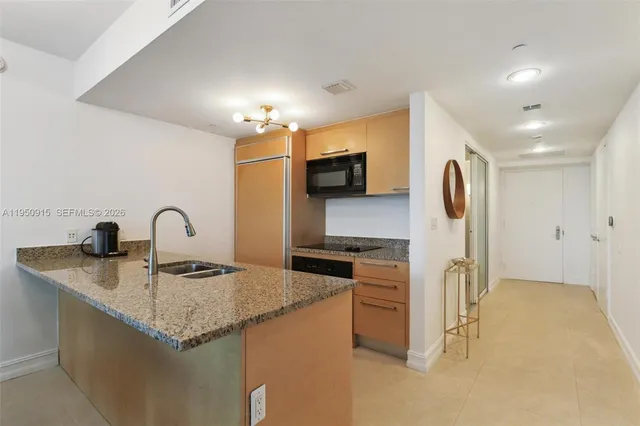 $3,950 | 1800 South Ocean Drive, Unit 809, Hallandale Beach, FL 33009
