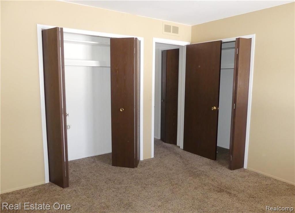 1873 Meadow Dale Court, Unit 9 Rochester, MI 48309 - Photo 18 of 32