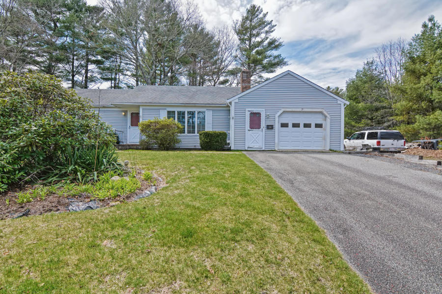 31 Black Valley Road Centerville, MA 02632 - Photo 1 of 40 Front center