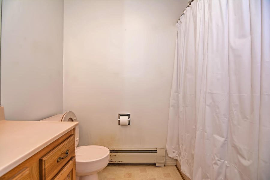 31 Black Valley Road Centerville, MA 02632 - Photo 29 of 40 shared bath