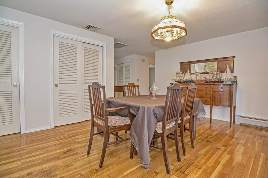 31 Black Valley Road Centerville, MA 02632 - Photo 9 of 40 dining